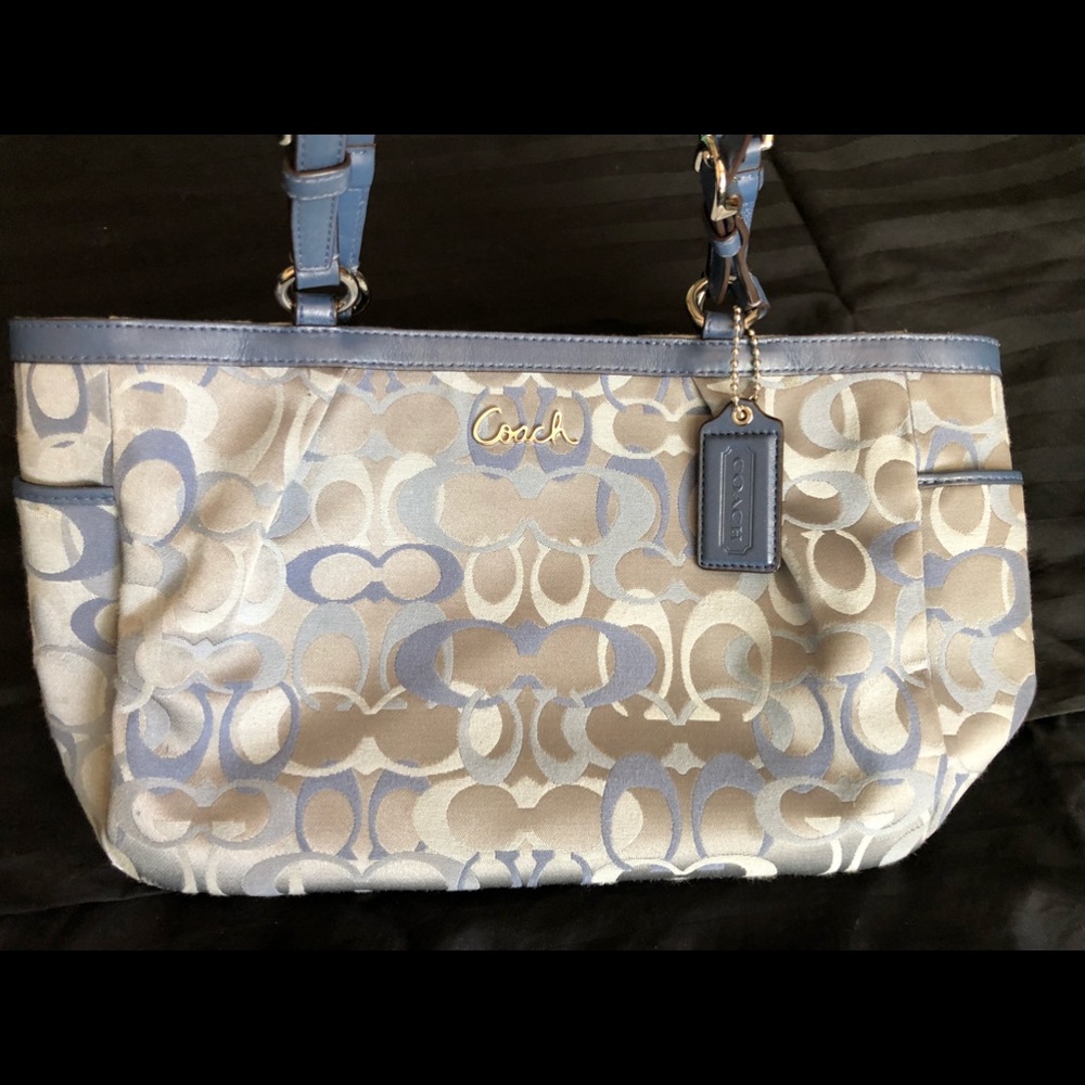 *SOLD*Authentic Coach Signature Tote